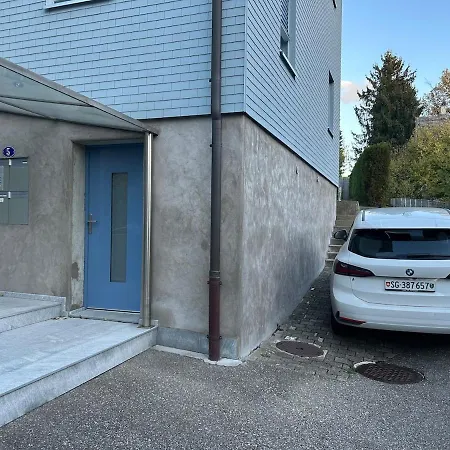Gemuetliche Souterrainwohnung Mit Gratis Parkplatz Apartment *